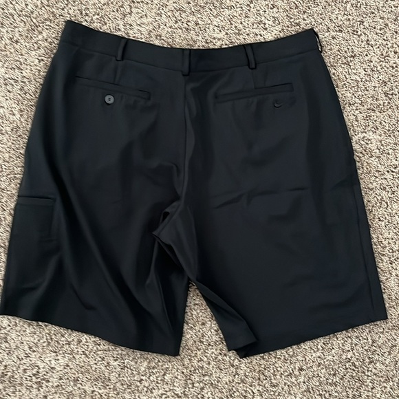 Size 38 black Nike Golf shorts. - Picture 4 of 4